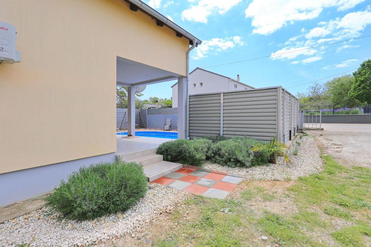 Holiday Home Lucija Sveti Filip i Jakov Exterior foto