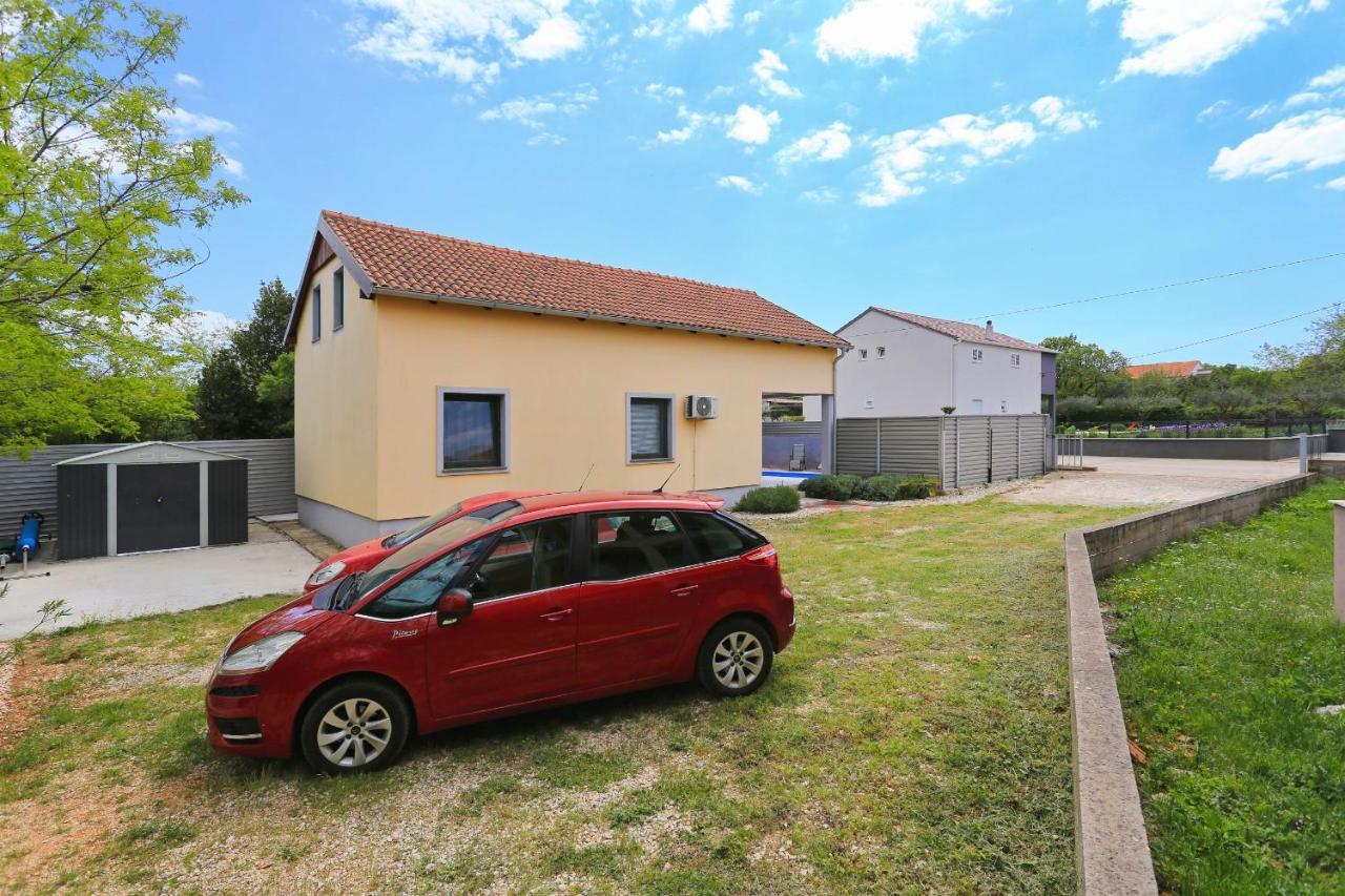 Holiday Home Lucija Sveti Filip i Jakov Exterior foto